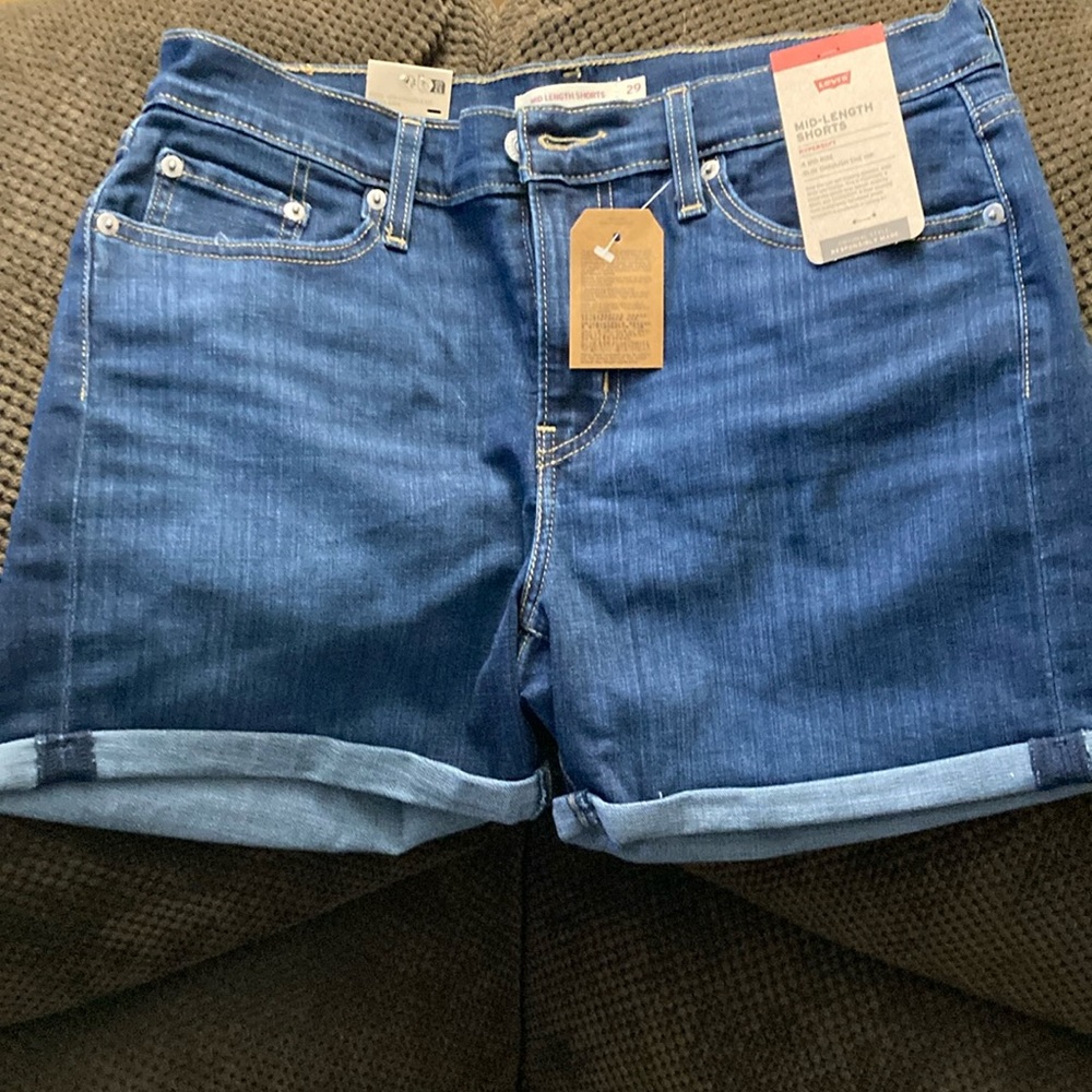 Levi's Women's Blue Denim Shorts size 29 or size 8 NWT
